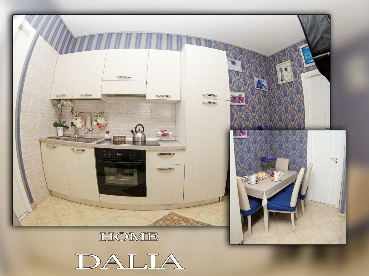 Casa Dalia Apartment Наполи Екстериор снимка